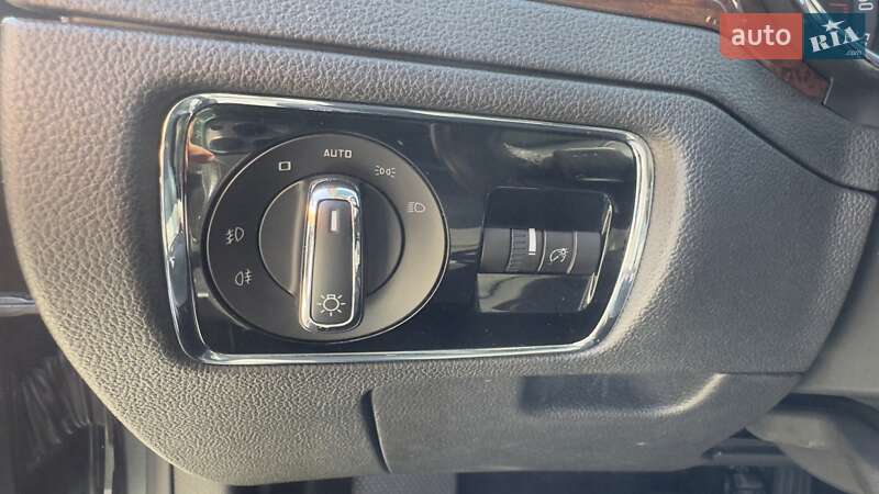 Универсал Skoda Superb 2013 в Ужгороде