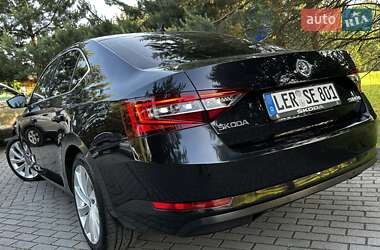 Лифтбек Skoda Superb 2016 в 