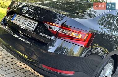 Лифтбек Skoda Superb 2016 в 