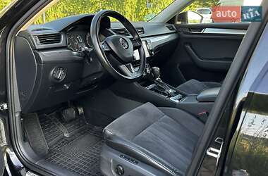 Лифтбек Skoda Superb 2016 в 