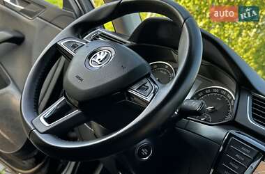 Лифтбек Skoda Superb 2016 в 