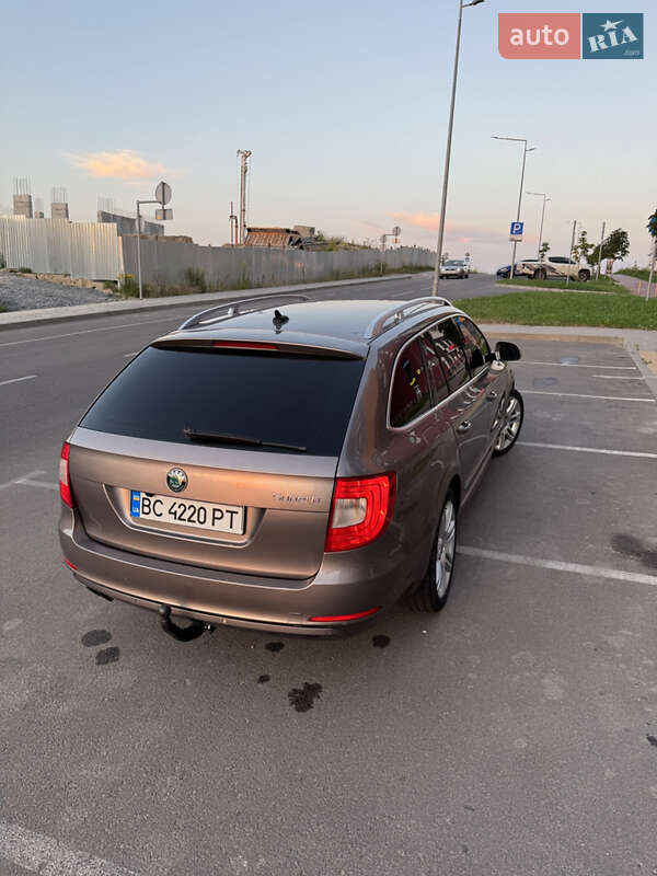 Универсал Skoda Superb 2010 в Ровно
