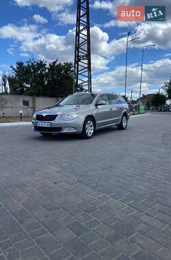 Универсал Skoda Superb 2010 в 