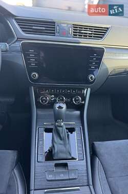 Лифтбек Skoda Superb 2022 в 