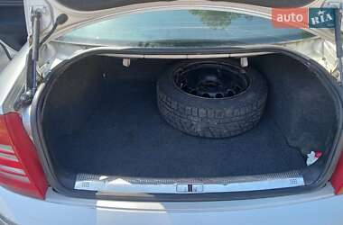 Лифтбек Skoda Superb 2006 в 
