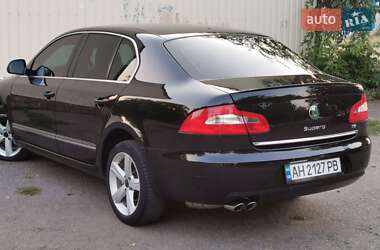 Лифтбек Skoda Superb 2012 в 