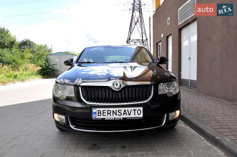 Лифтбек Skoda Superb 2011 в Львове