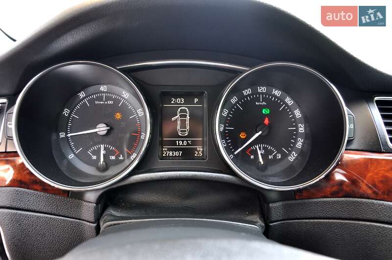 Лифтбек Skoda Superb 2011 в Львове