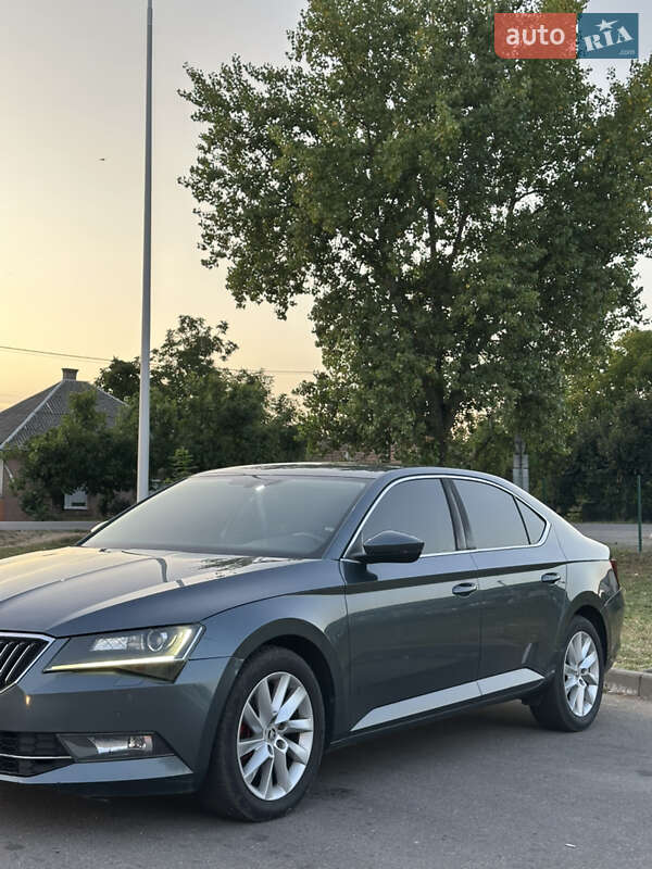 Лифтбек Skoda Superb 2016 в Мукачево