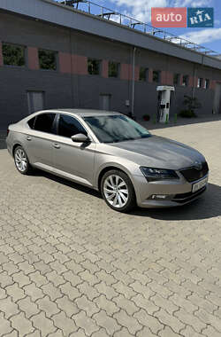 Лифтбек Skoda Superb 2016 в Костополе