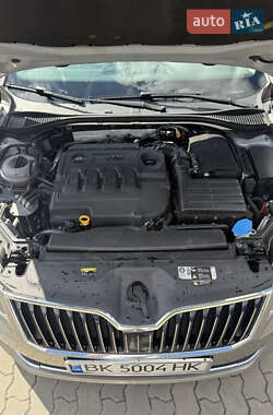 Лифтбек Skoda Superb 2016 в 