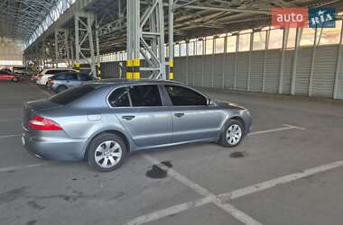 Лифтбек Skoda Superb 2012 в 