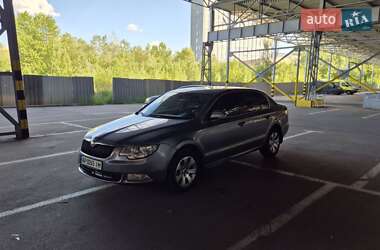 Лифтбек Skoda Superb 2012 в 