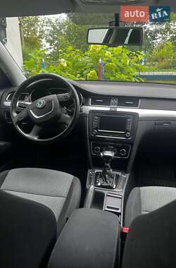 Лифтбек Skoda Superb 2012 в 