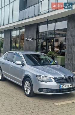 Універсал Skoda Superb 2014 в Ужгороді