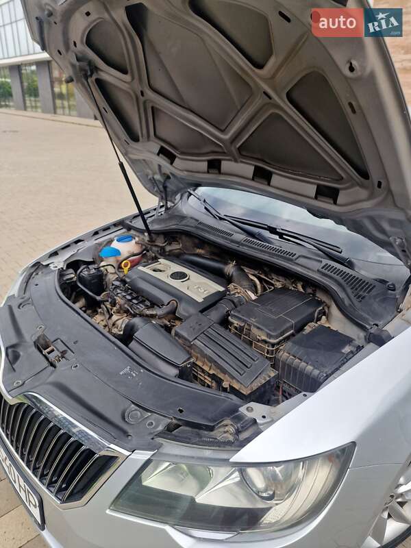 Универсал Skoda Superb 2014 в Ужгороде