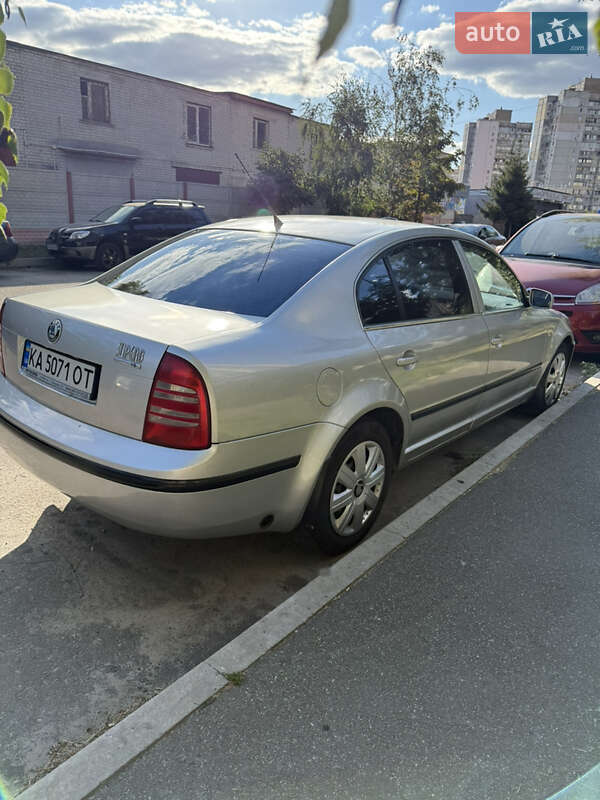 Лифтбек Skoda Superb 2006 в Киеве