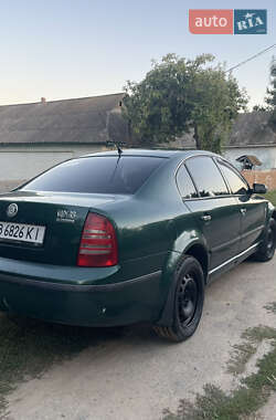 Лифтбек Skoda Superb 2003 в 