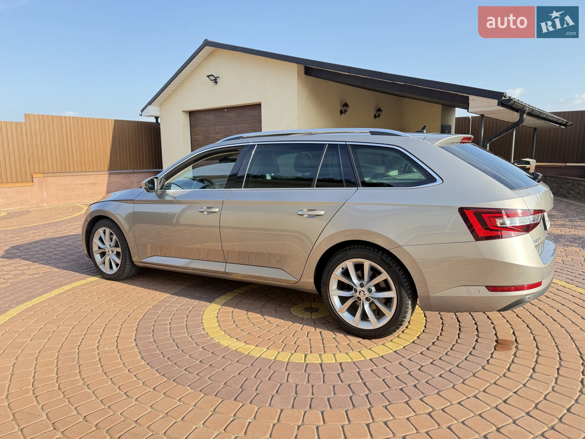 2017 Skoda Superb - мініатюра 6