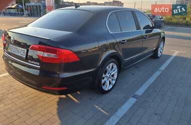 Лифтбек Skoda Superb 2014 в 