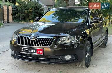 Лифтбек Skoda Superb 2014 в 