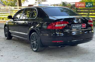 Лифтбек Skoda Superb 2014 в 