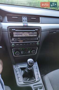 Лифтбек Skoda Superb 2013 в 