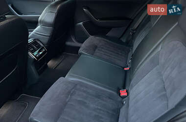 Лифтбек Skoda Superb 2016 в 
