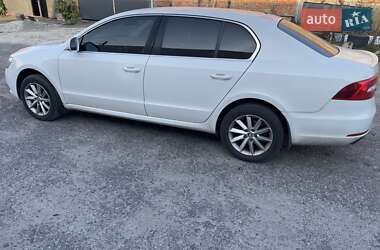 Лифтбек Skoda Superb 2014 в 