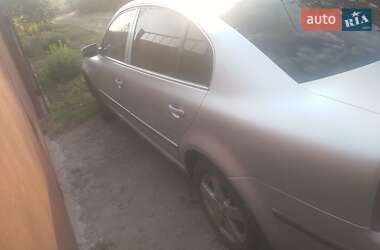 Лифтбек Skoda Superb 2004 в Узине