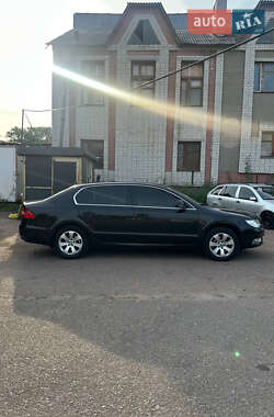 Лифтбек Skoda Superb 2012 в 