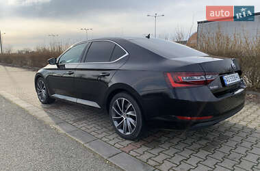 Лифтбек Skoda Superb 2015 в 