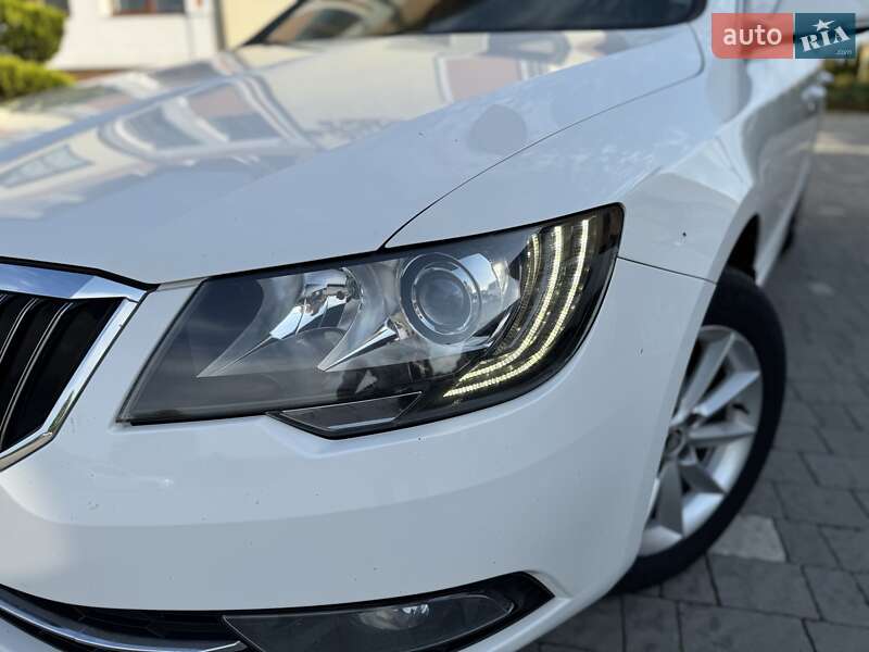 Универсал Skoda Superb 2015 в Дрогобыче