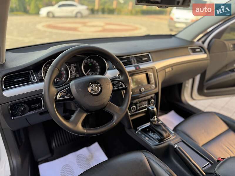 Универсал Skoda Superb 2015 в Дрогобыче