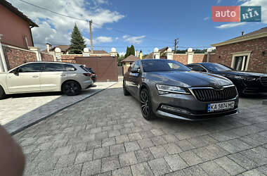 Лифтбек Skoda Superb 2023 в 
