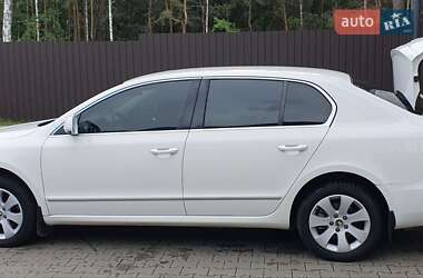 Лифтбек Skoda Superb 2012 в 