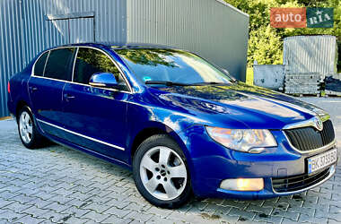 Лифтбек Skoda Superb 2009 в 