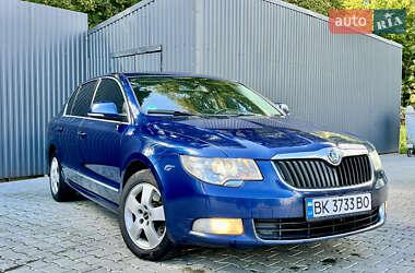 Лифтбек Skoda Superb 2009 в 