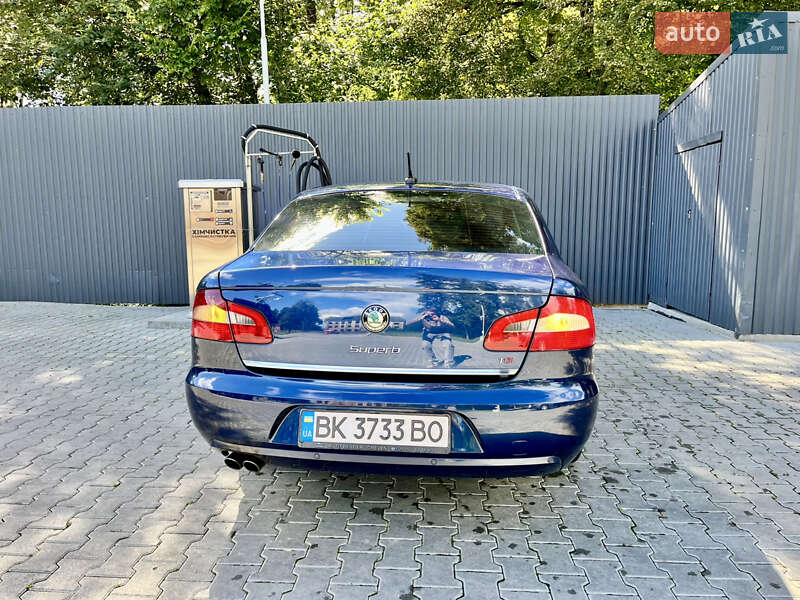 Лифтбек Skoda Superb 2009 в Рава-Русской