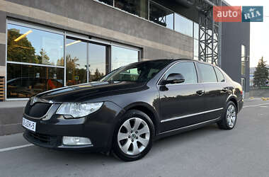 Лифтбек Skoda Superb 2010 в 