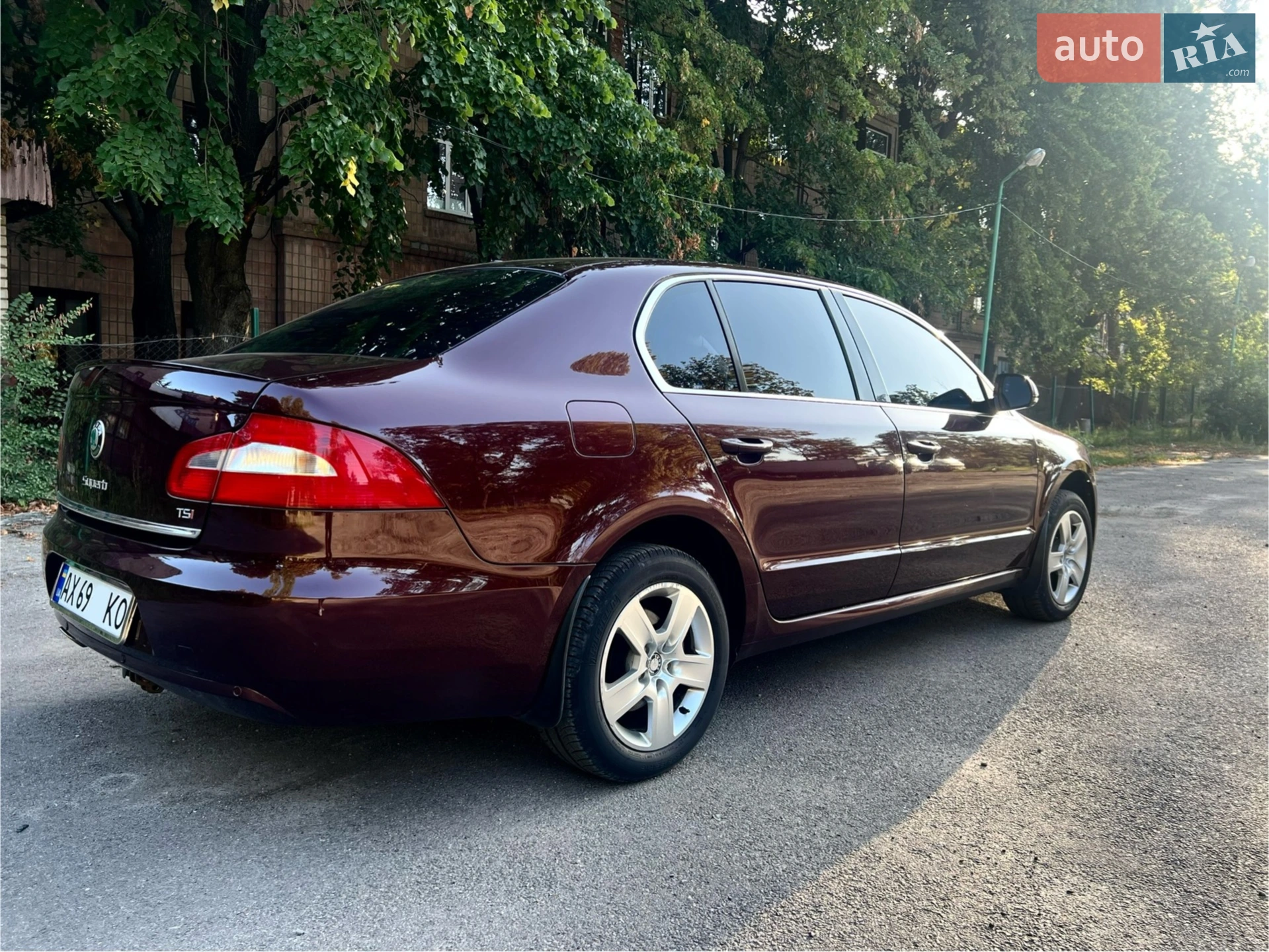 2011 Skoda Superb - мініатюра 12