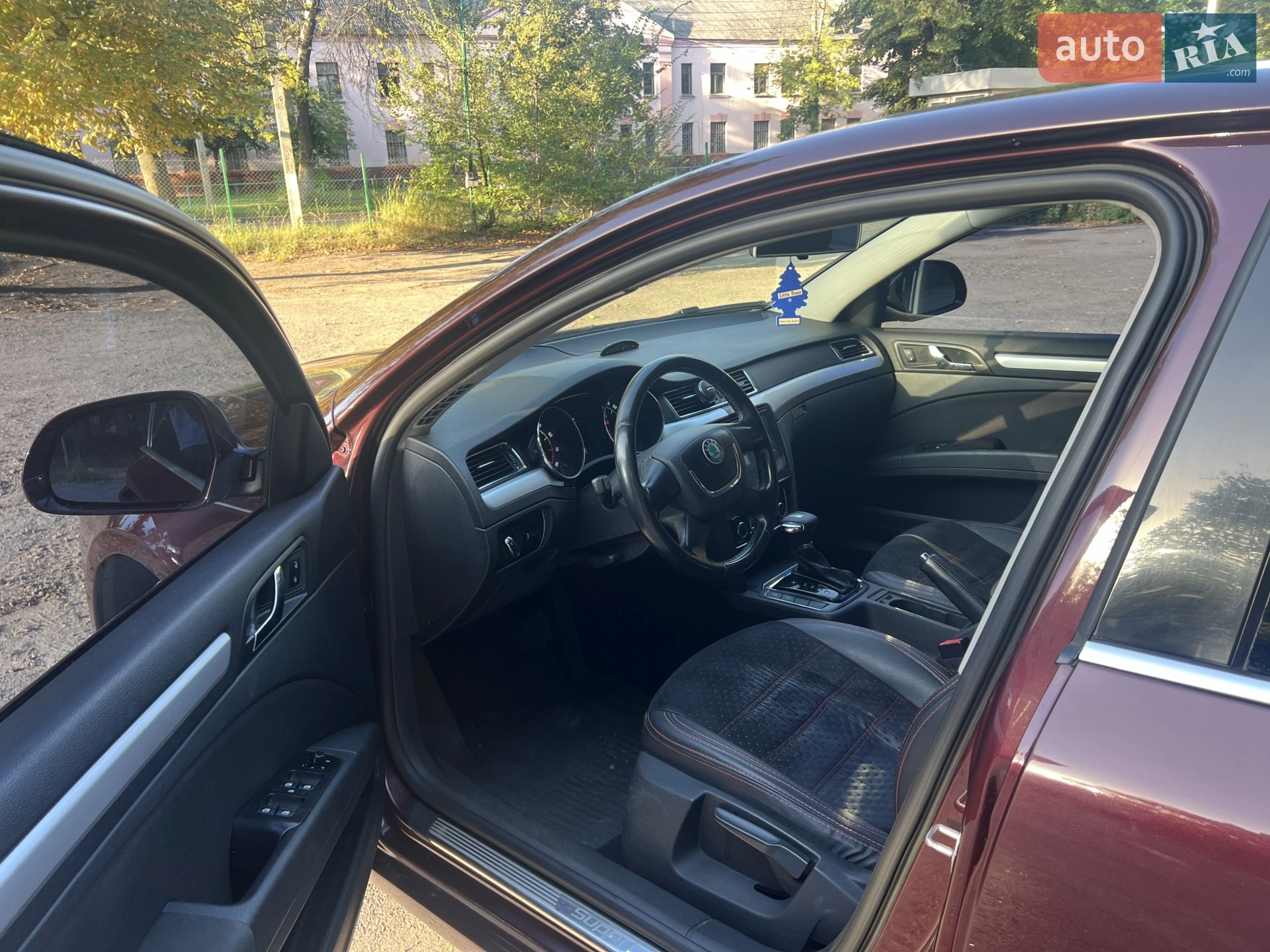 2011 Skoda Superb - мініатюра 24