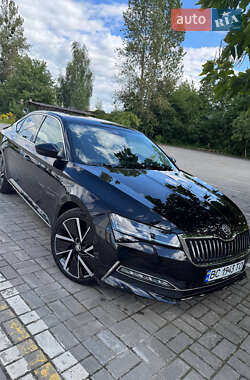 Лифтбек Skoda Superb 2019 в 