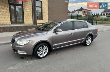 Лифтбек Skoda Superb 2012 в 