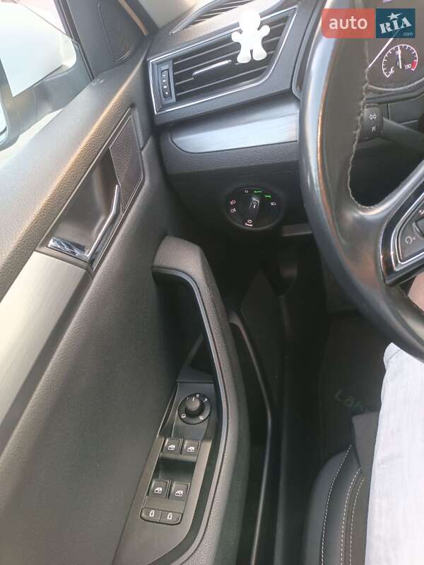 Универсал Skoda Superb 2018 в Хусте