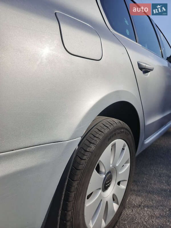 Лифтбек Skoda Superb 2009 в Гнивани