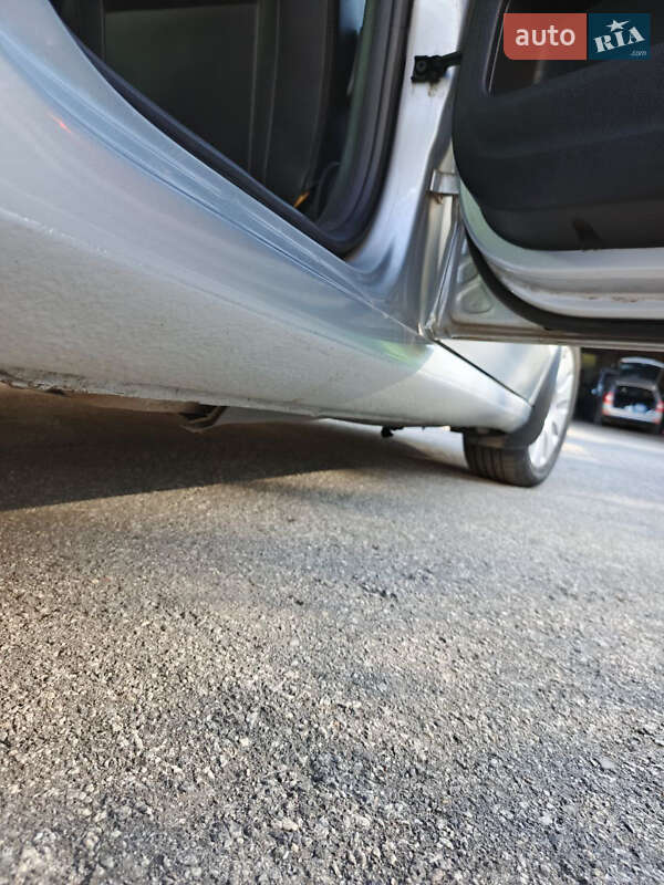 Лифтбек Skoda Superb 2009 в Гнивани