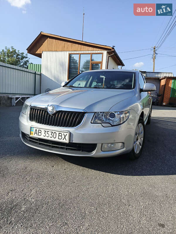 Лифтбек Skoda Superb 2009 в Гнивани