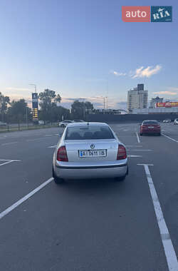 Лифтбек Skoda Superb 2005 в 