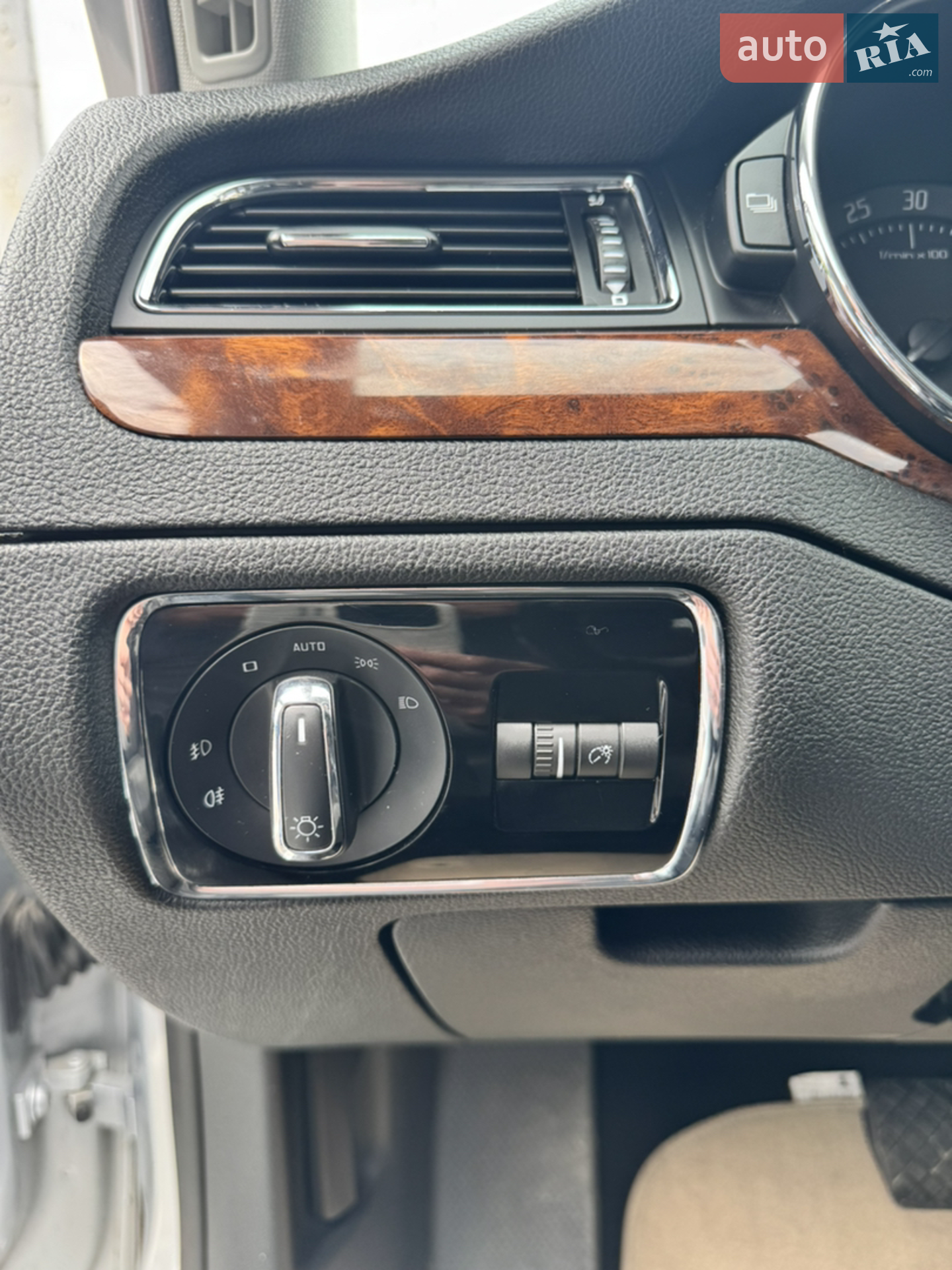 2013 Skoda Superb - мініатюра 28